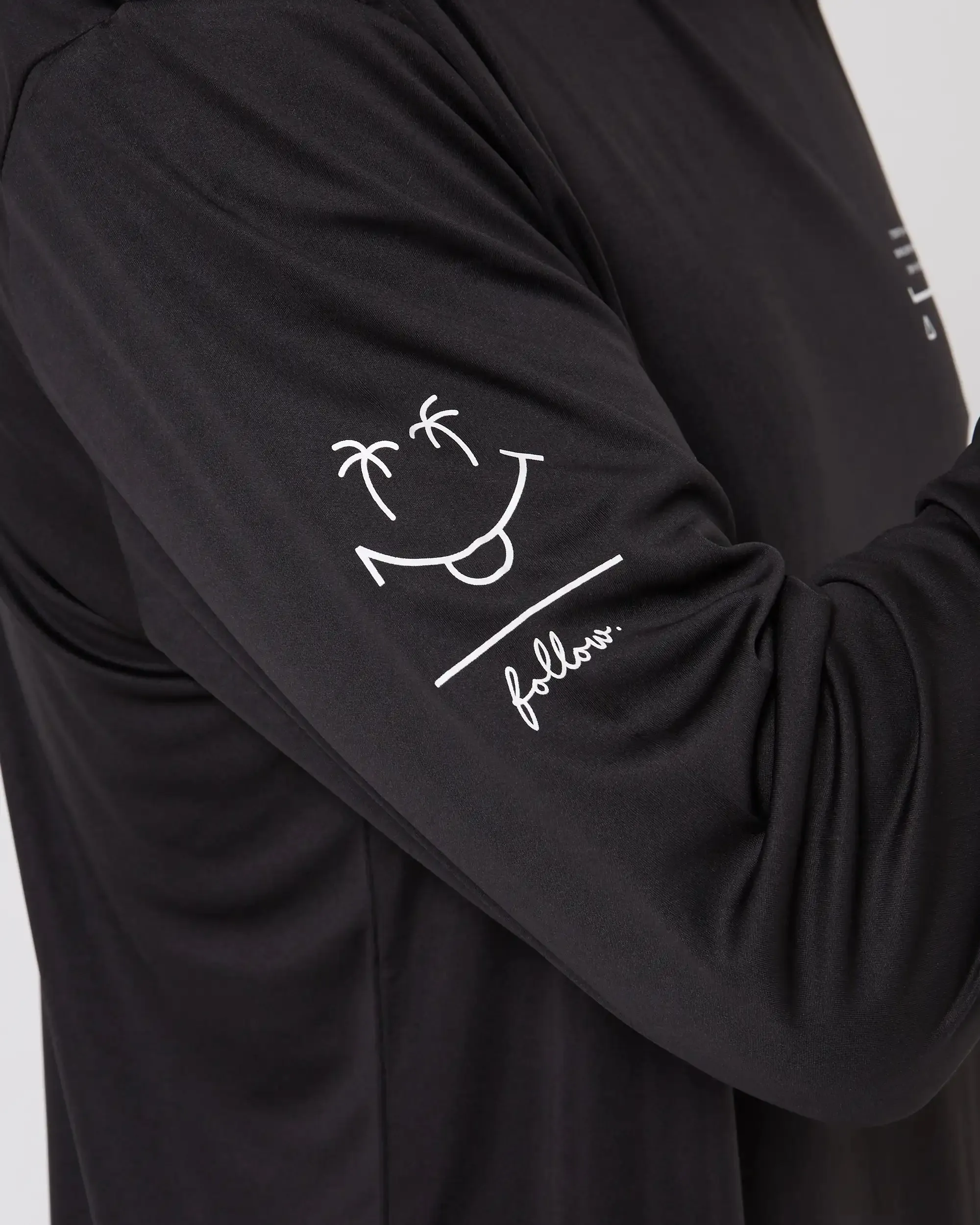 Follow Live Daily Sun Hood L/S - Black